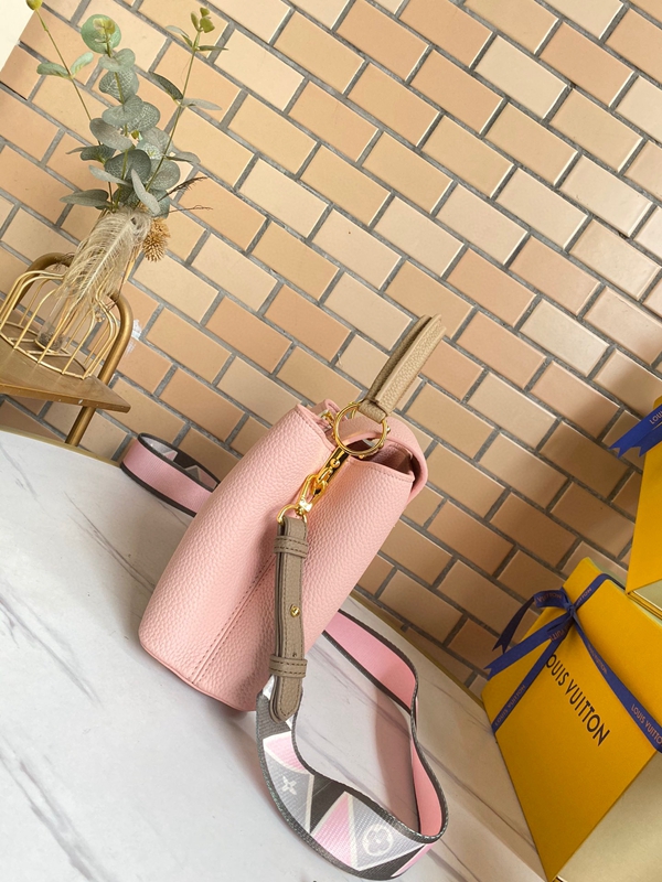 ルイヴィトンバッグ背面デザイン